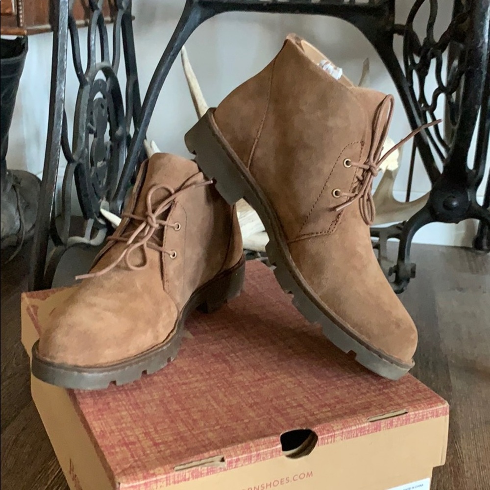 Born Boots WOMENS sz 9